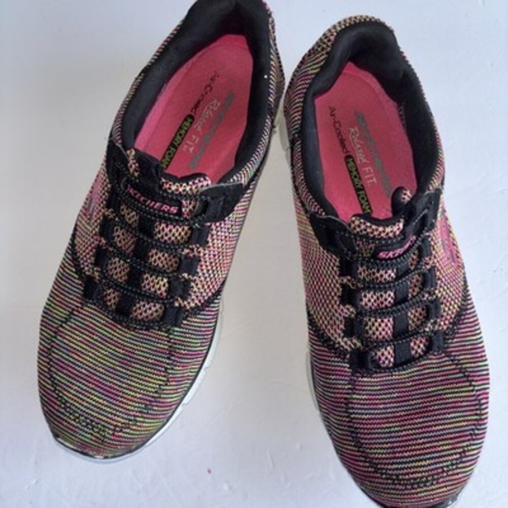Skechers Relaxed Fit Flex Multi-Color Bungee Lace Sneakers Size 8